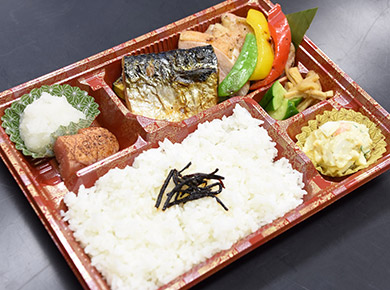 大トロ鯖とつくば鶏の炭火焼き弁当
